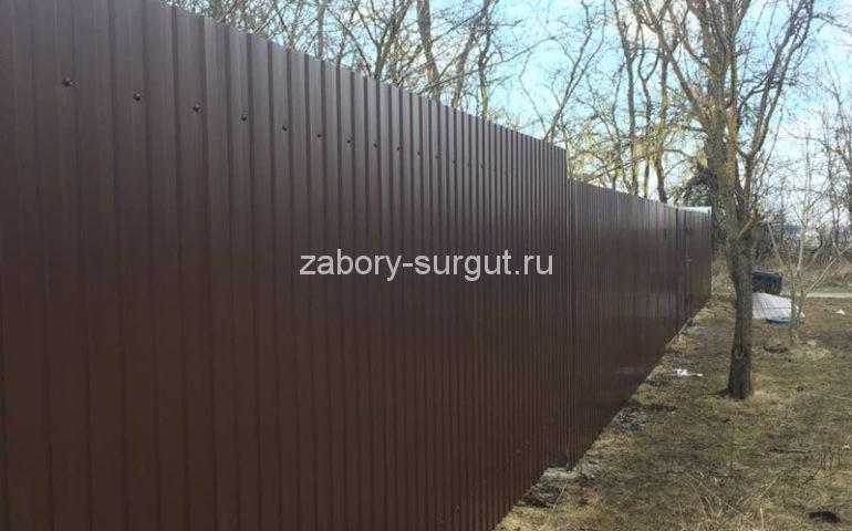забор из профлиста в Сургуте